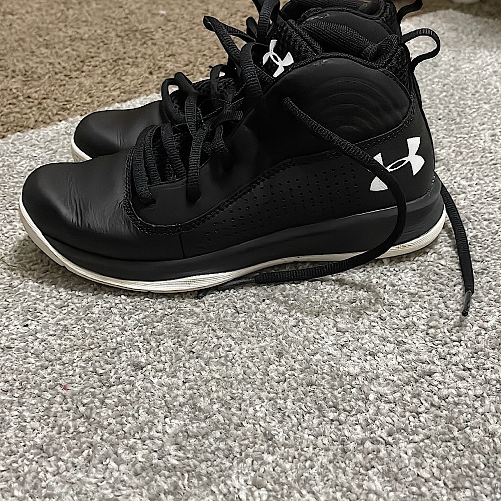 Under armor shoes